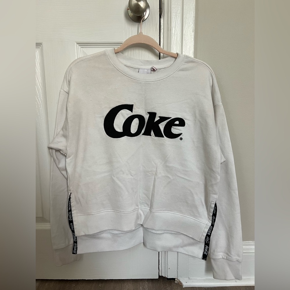 Cola factory crew. Willing to talk about price and send more pictures.
